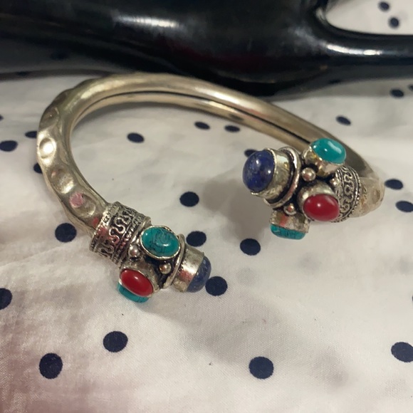 Vintage Silver metal twisted cuff bracelet with eight stones - Picture 5 of 7